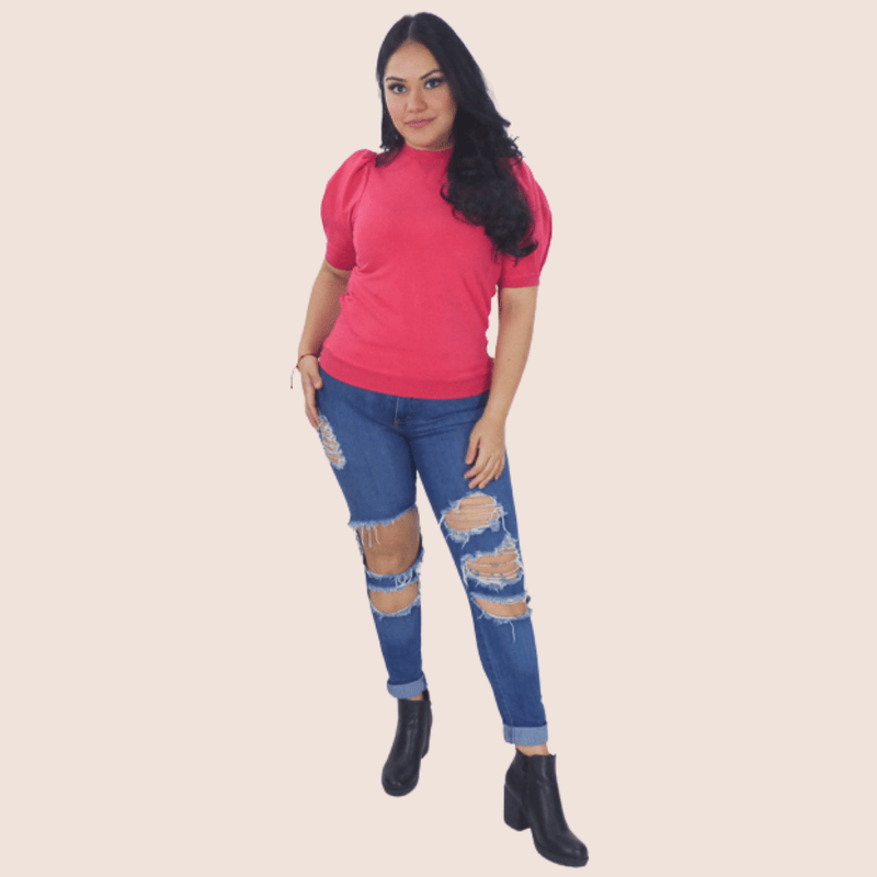 This Sporty stretchy top is made from high-quality fabrics. Slim fit, with an easy loose fit so you are always comfortable. Round neckline and balloon half sleeve.