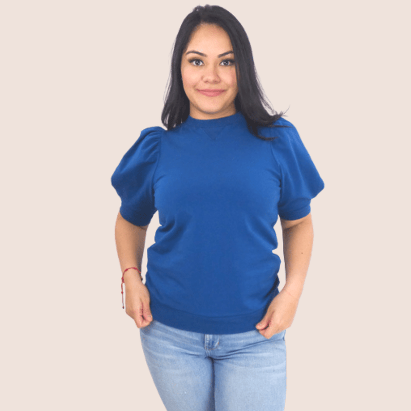 This Sporty stretchy top is made from high-quality fabrics. Slim fit, with an easy loose fit so you are always comfortable. Round neckline and balloon half sleeve.This Sporty stretchy top is made from high-quality fabrics. Slim fit, with an easy loose fit so you are always comfortable. Round neckline and balloon half sleeve.