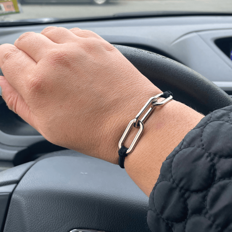Add some fun with this fashionable hair tie. Wear it on your wrist or in your hair and make a statement. The possibilities are endless with this incredible accessory