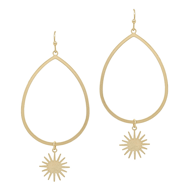 Bring out your inner glam with this Gold Teardrop with Starburst 2" Earring. This piece will impress in any setting. Available in Gold & Silver. Machin Necklace Available