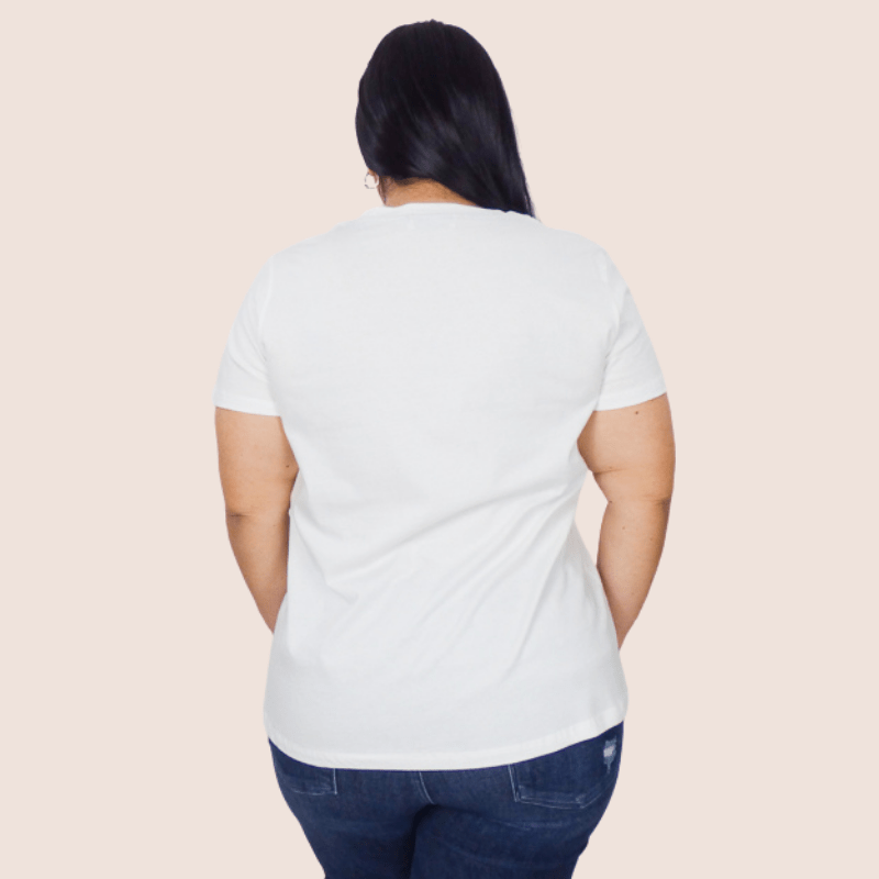 This Lips Graphic Plus Size T-Shirt is made of 100% cotton, which makes it soft and comfortable to wear. It features a crew neck and short sleeves.