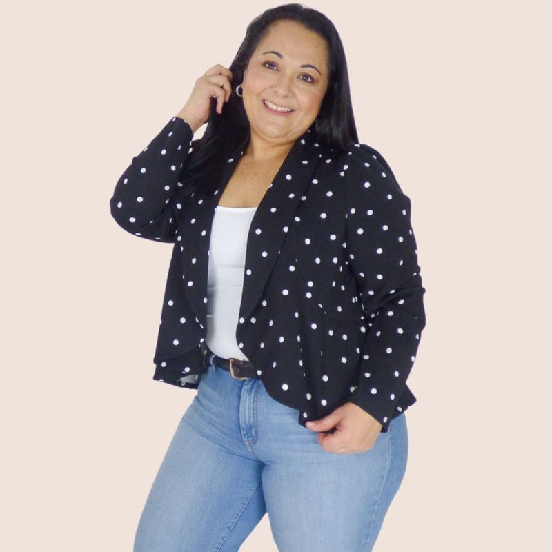 Soft and comfortable casual plus size blazer with a peplum cut that will accentuate your wait beautifully. Complete the look with knee-high boots and skinny trousers.