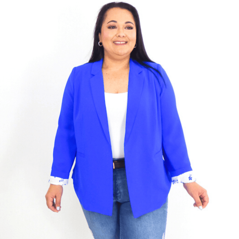 This Long Sleeve Plus Size Blazer is perfect for any occasion and to style in between seasons. This blazer is a great way to elevate your work outfit as well as your casual look.