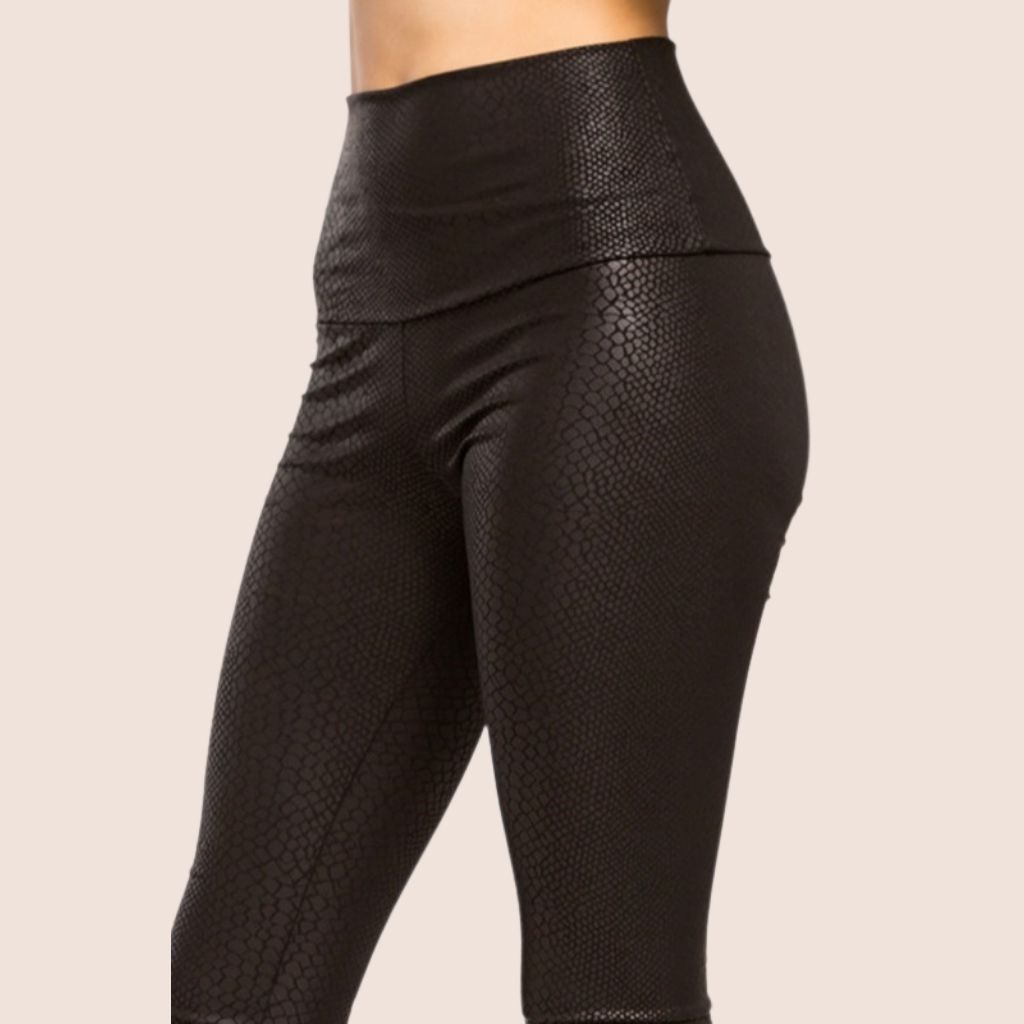 High waist pleather plus size leggings. The fold over waistband allows you to adjust the waist height to your liking. Looks and feel of snake skin.