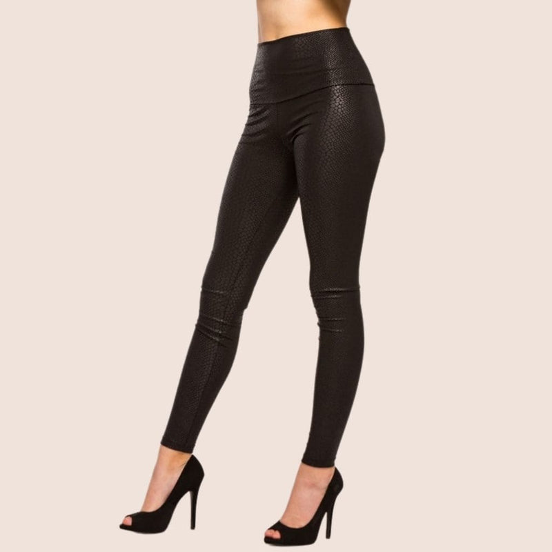High waist pleather plus size leggings. The fold over waistband allows you to adjust the waist height to your liking. Looks and feel of snake skin.