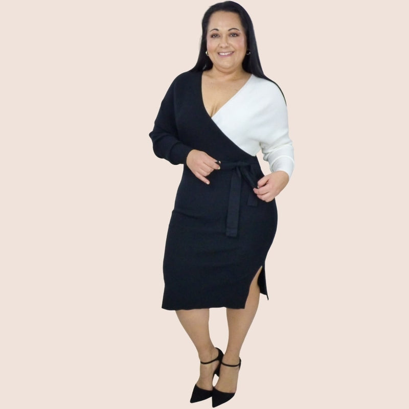 Two-tone surplice sweater dress. The diagonally crossed neckline creates a deep v-shaped neckline. With its midi length, it creates the perfect illusion of a longer dress.