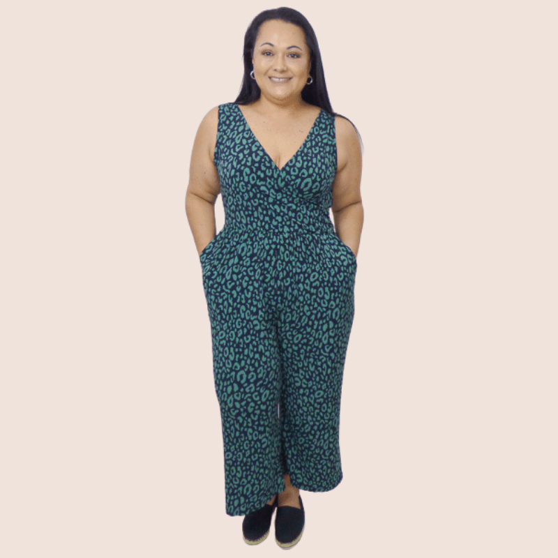 The perfect sporty plus size jumpmpsuit. The straight leg pants are made from stretchy spandex for a body-flattering fit, while the surplice V neckline adds a feminine touch.
